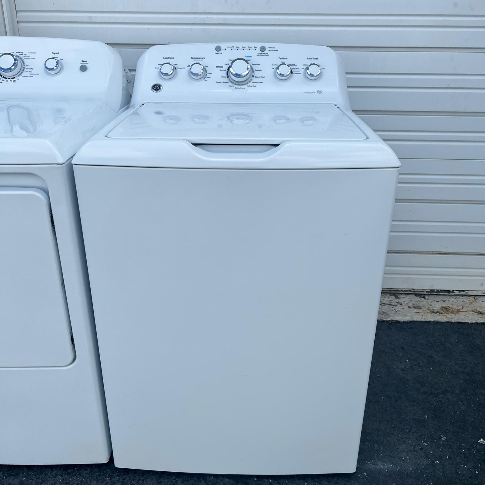 GE Washer and Dryer Set. GE Washer and Dryer Set.